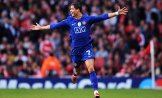 开云体育登录-引擎轰鸣与不朽纪录，F1新赛季揭幕战之夜的克莱传奇