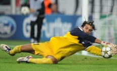 开云体育中国官网-当太阳灼烧骑士时，詹姆斯在另一个赛场升起—跨界传奇的胜利日