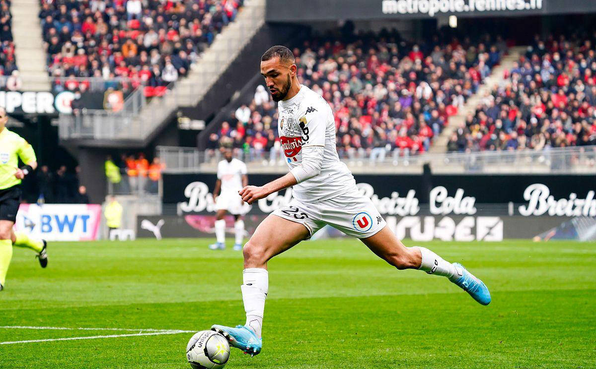 亚眠客场战胜昂热，实现关键胜利的简单介绍