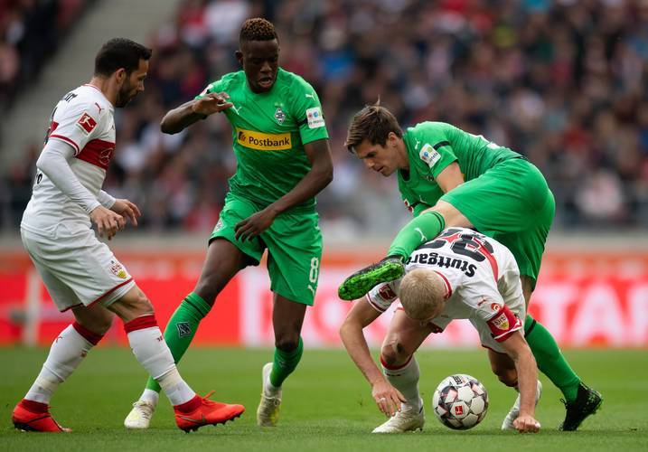 斯图加特客场一球惜败,陷入降级困境的简单介绍 斯图加特客场一球惜败,陷入降级困境的简单介绍