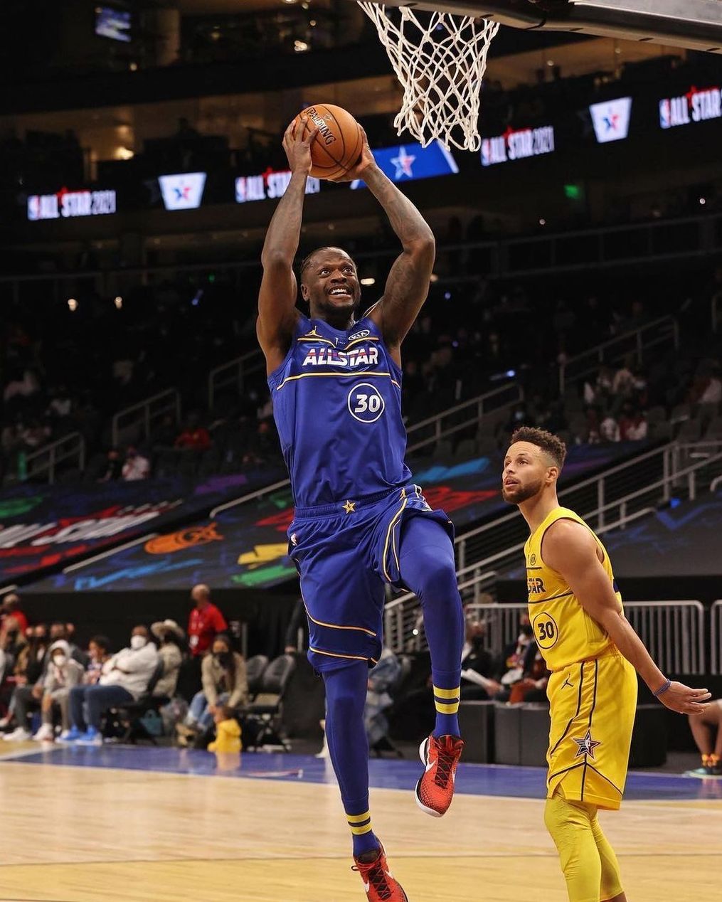 关于朱利叶斯·兰德尔独得分帮助尼克斯逆转夏洛特核时看的信息 关于朱利叶斯·兰德尔独得分帮助尼克斯逆转夏洛特核时看的信息