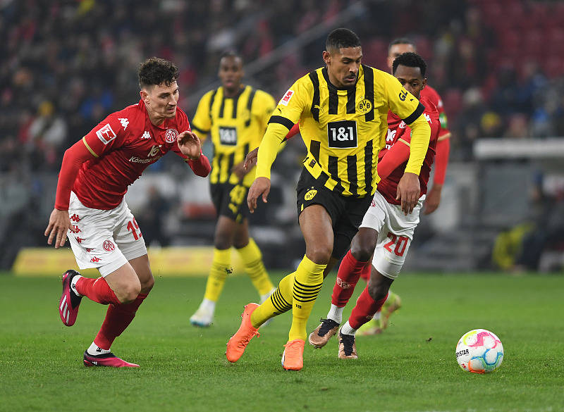 巴拿马选手在比赛中找到机会取得胜利登顶的简单介绍 巴拿马选手在比赛中找到机会取得胜利登顶的简单介绍