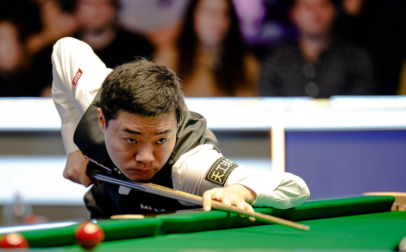 比赛中球员表现抢眼，赢得掌声