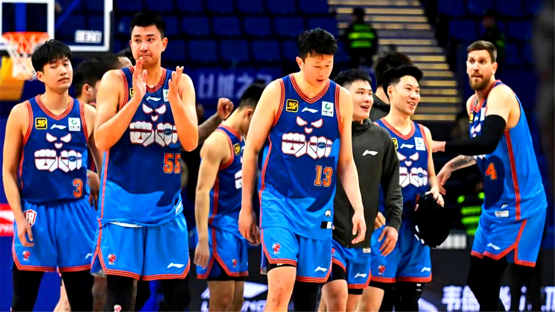 四川男篮逆转对手,主场取胜铸就士气,冲击榜首的简单介绍 四川男篮逆转对手,主场取胜铸就士气,冲击榜首的简单介绍