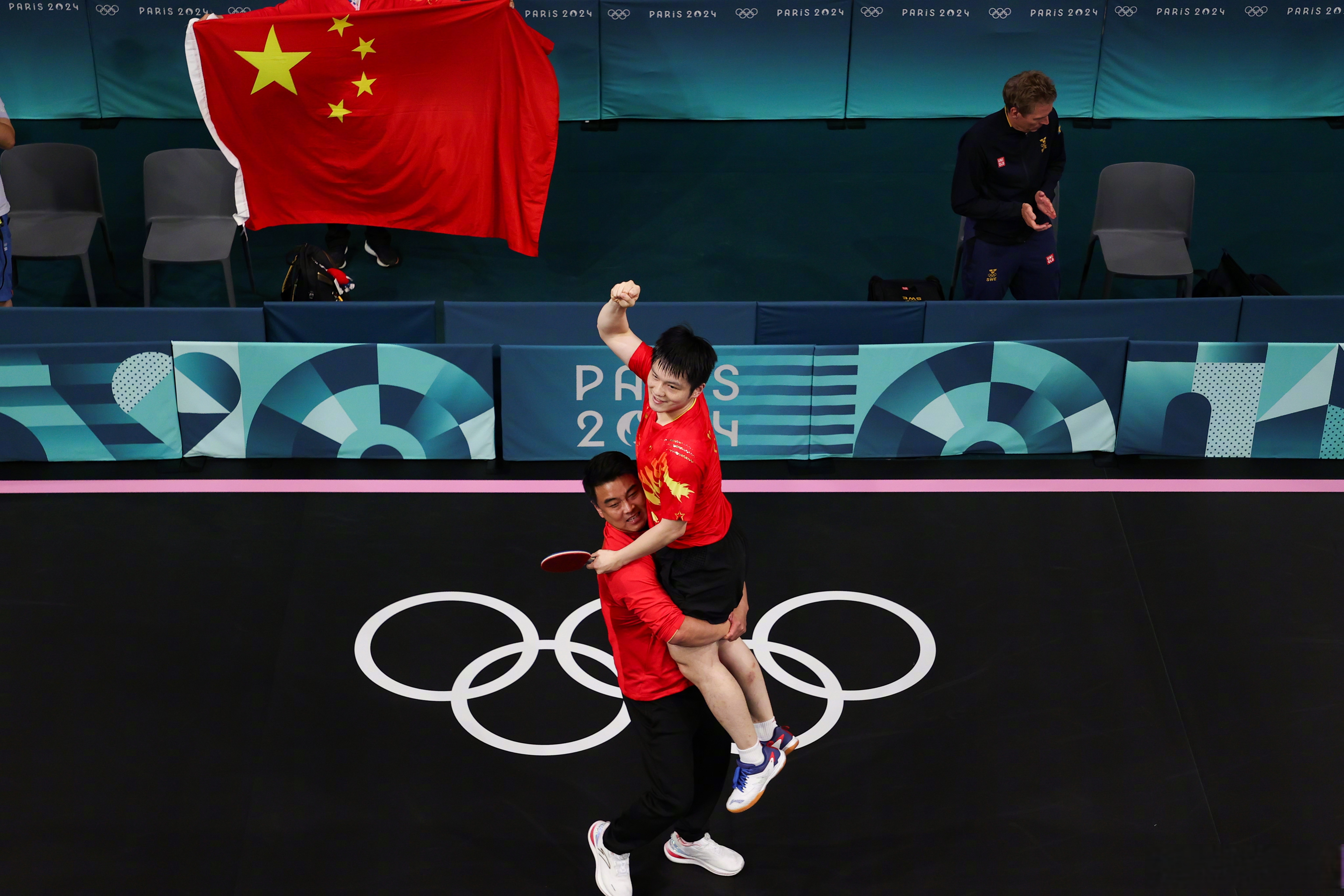 中国队逆转韩国队,樊振东带队取胜 中国队逆转韩国队,樊振东带队取胜