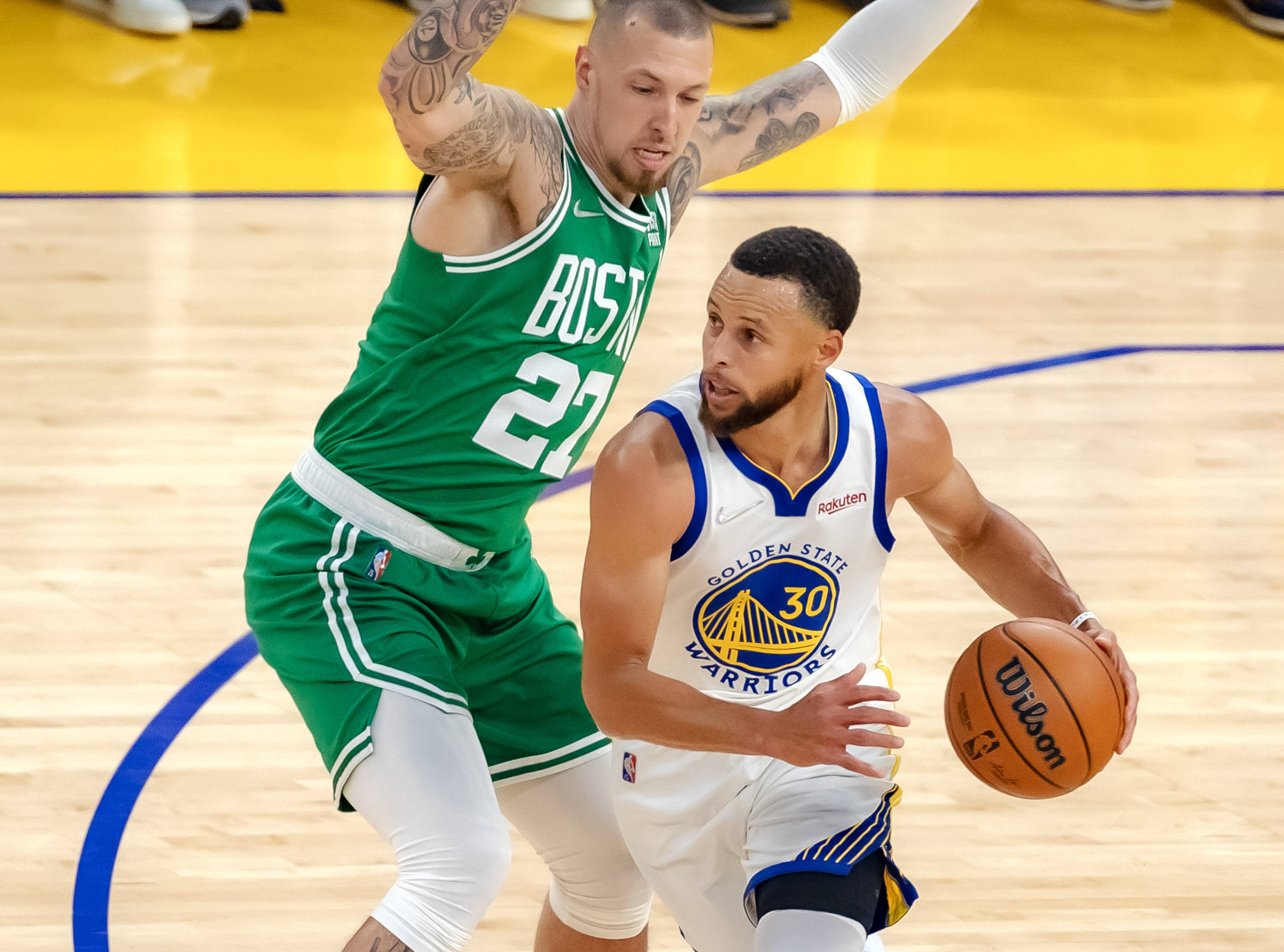 勇士翻盘凯尔特人，高诗岩惊艳四座的简单介绍