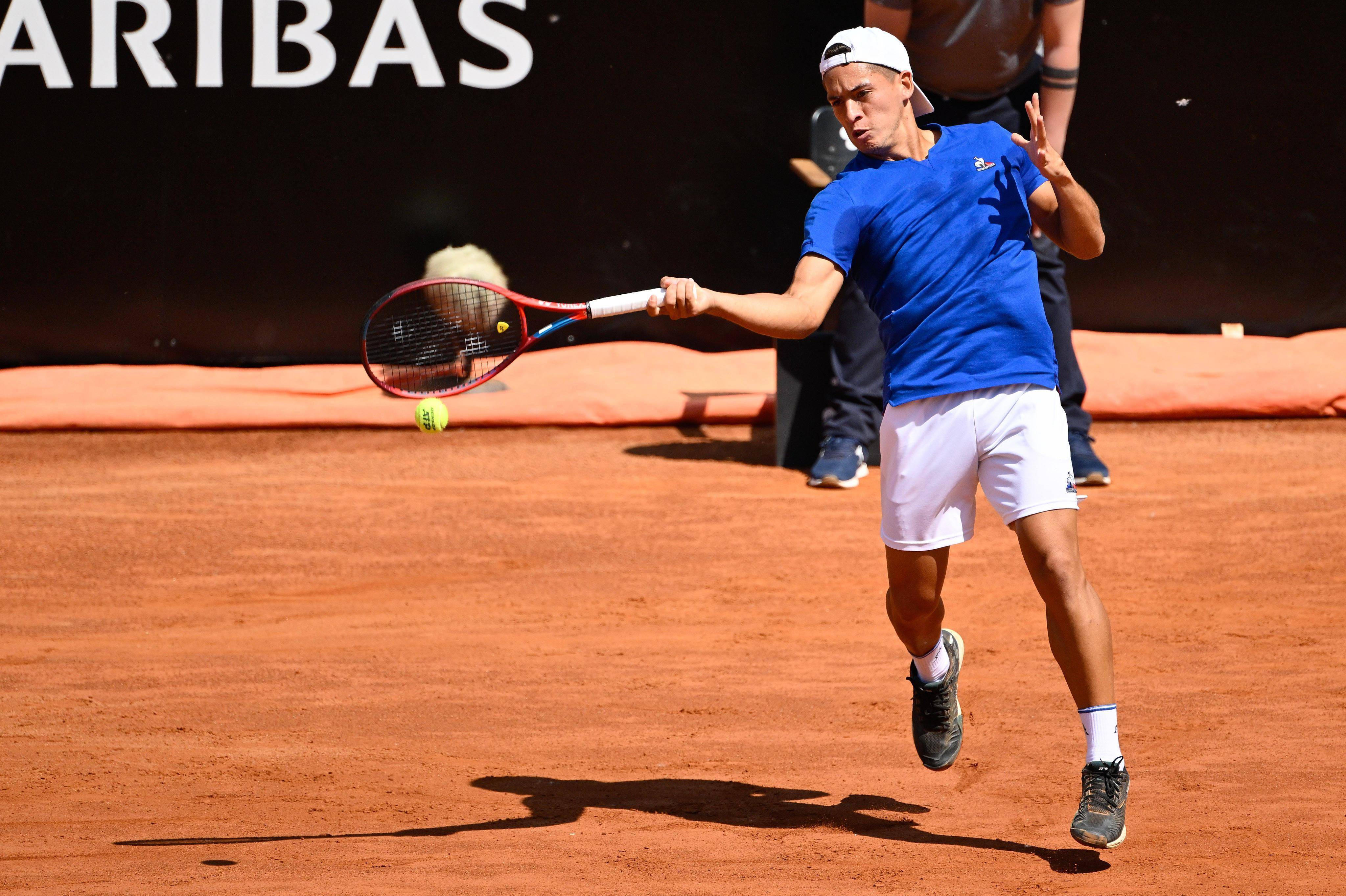 意大利网球队爆冷德国网球队，兹维列夫制霸全场的简单介绍