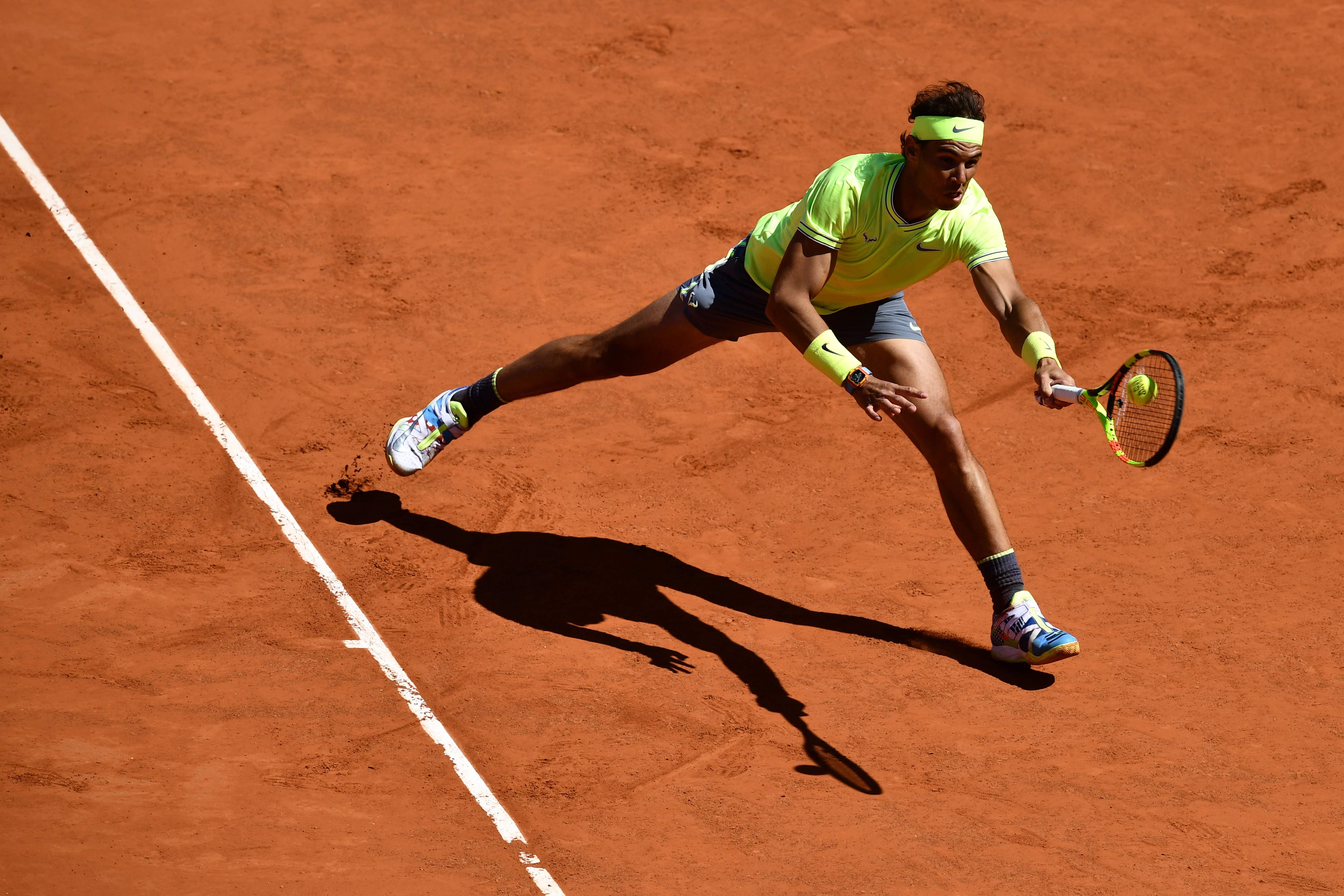 世界网球队轻取西班牙网球队,纳达尔统治全场的简单介绍 世界网球队轻取西班牙网球队,纳达尔统治全场的简单介绍