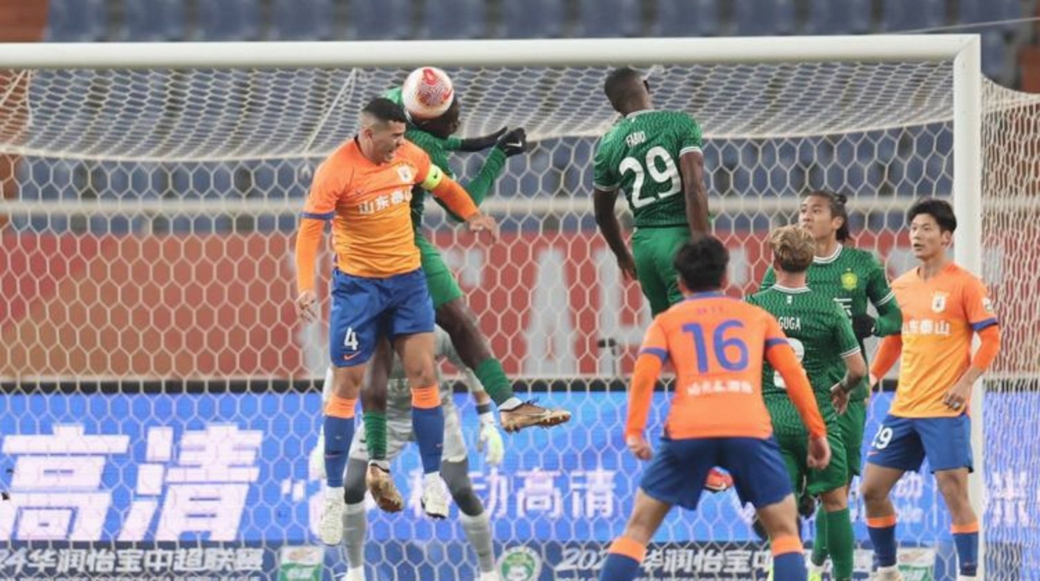 鲁能主场击败国安，中超领头羊位置动摇的简单介绍