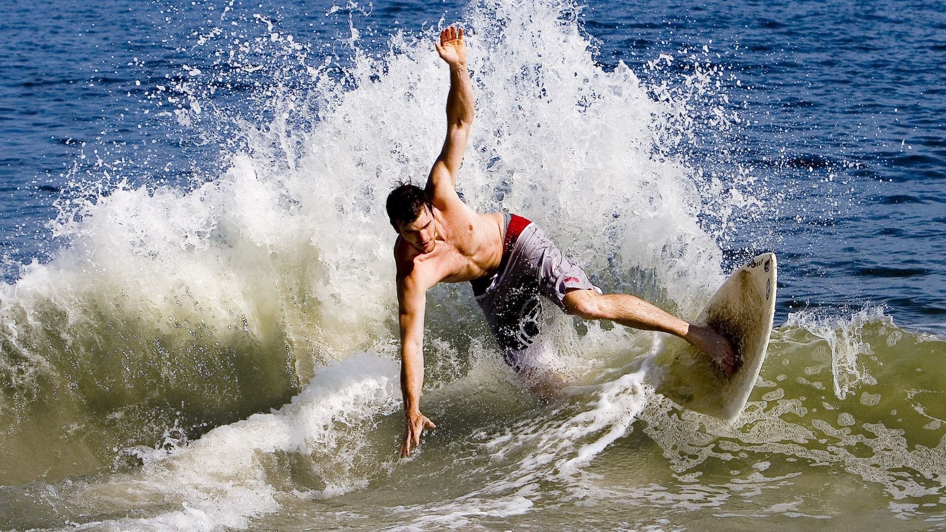 绿茵与硬木的双重奏,当西甲国家德比遇上凯尔特人斩落太阳